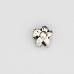 25 perles fleurs metal argenté antique 8x5mm